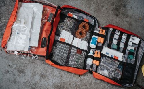 medical kit; first aid bag for bug-out bag by mat-napo-MaKsx8JNbiI-unsplash