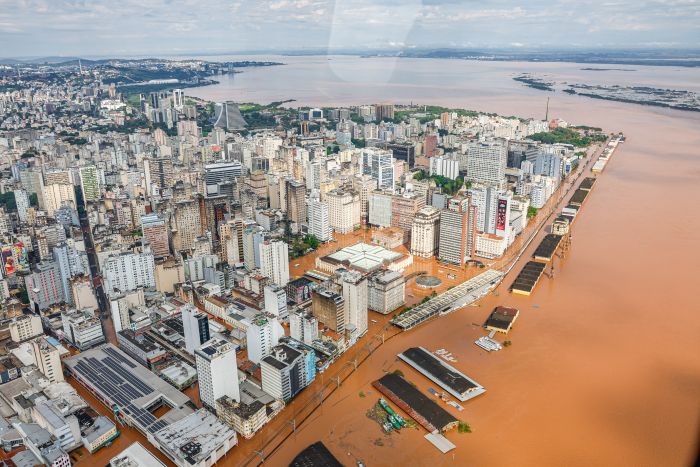 How to Plan for a Flood: Your Battle Plan to Stay Afloat By Lula Oficial - https://www.flickr.com/photos/lulaoficial/53700500641/, CC BY-SA 2.0, https://commons.wikimedia.org/w/index.php?curid=148182099